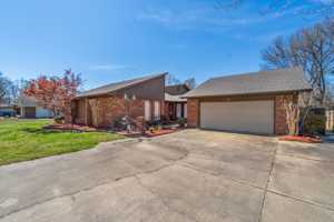 featured image of 3104 S 104th St