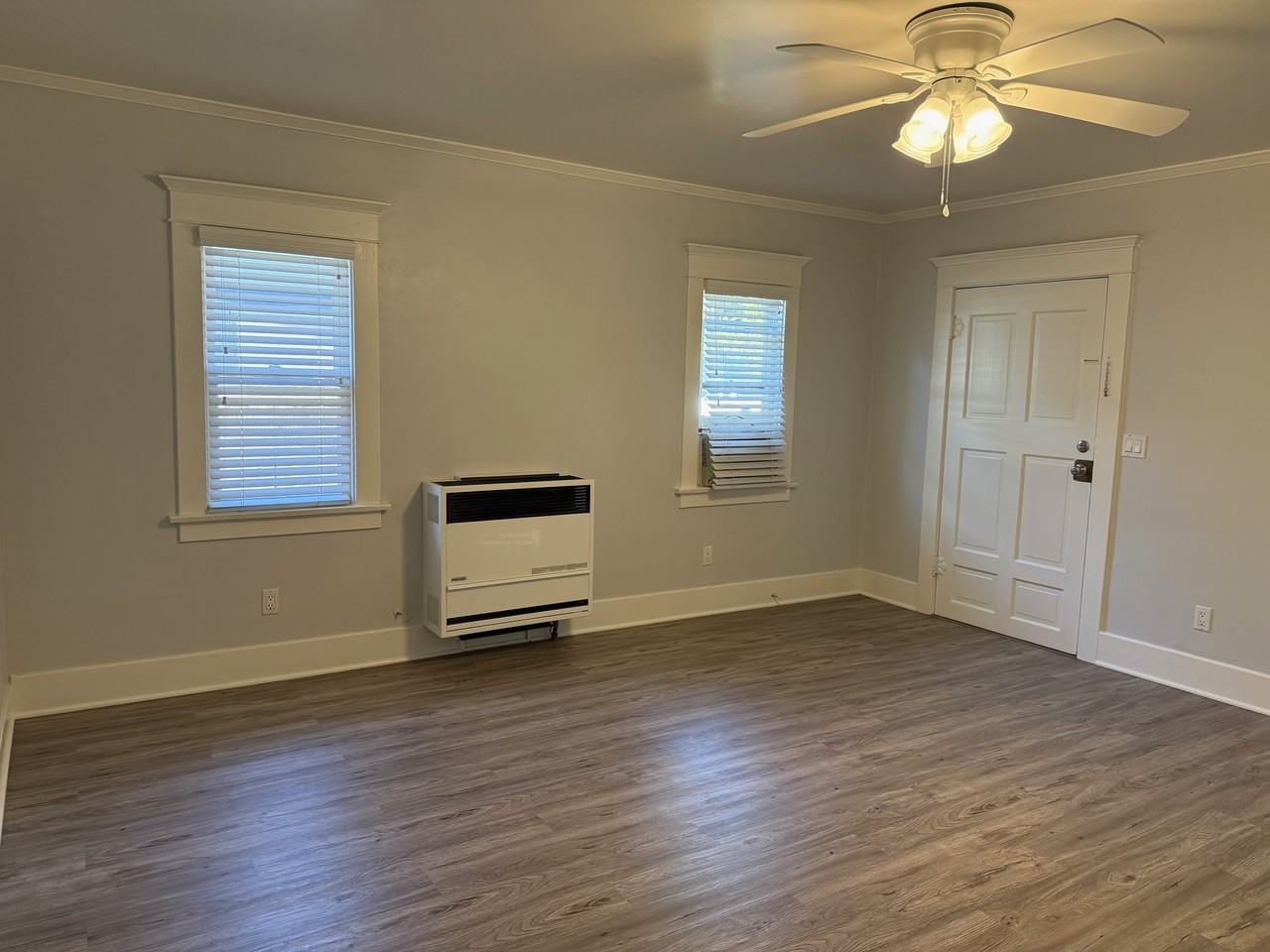 206 W Whiting Ave #206 - Photo 3 of 35
