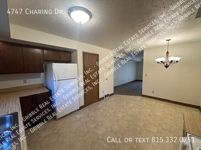 4747 Charing Dr #1 - Photo 4 of 11