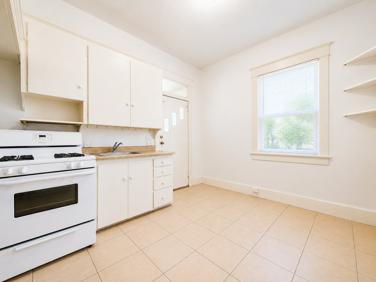 2304 N Grand Ave #C - Photo 6 of 20