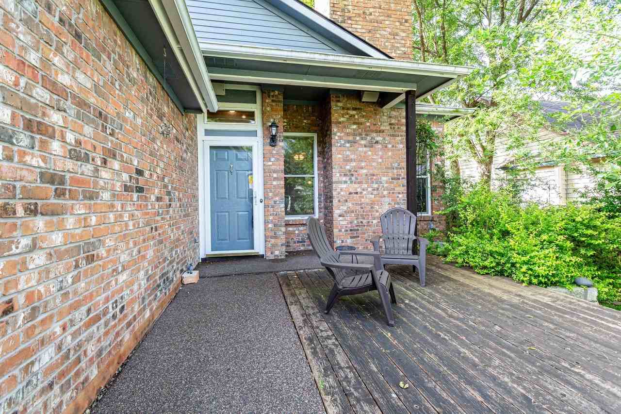 2109 Castle View Dr - Photo 4 of 22
