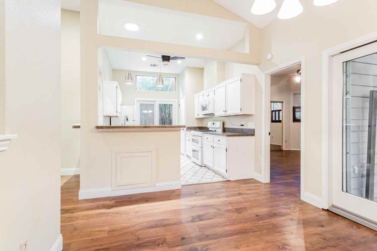 2109 Castle View Dr - Photo 7 of 22