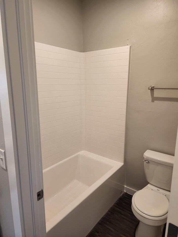 605 Northwest 176th Street - Photo 5 of 10