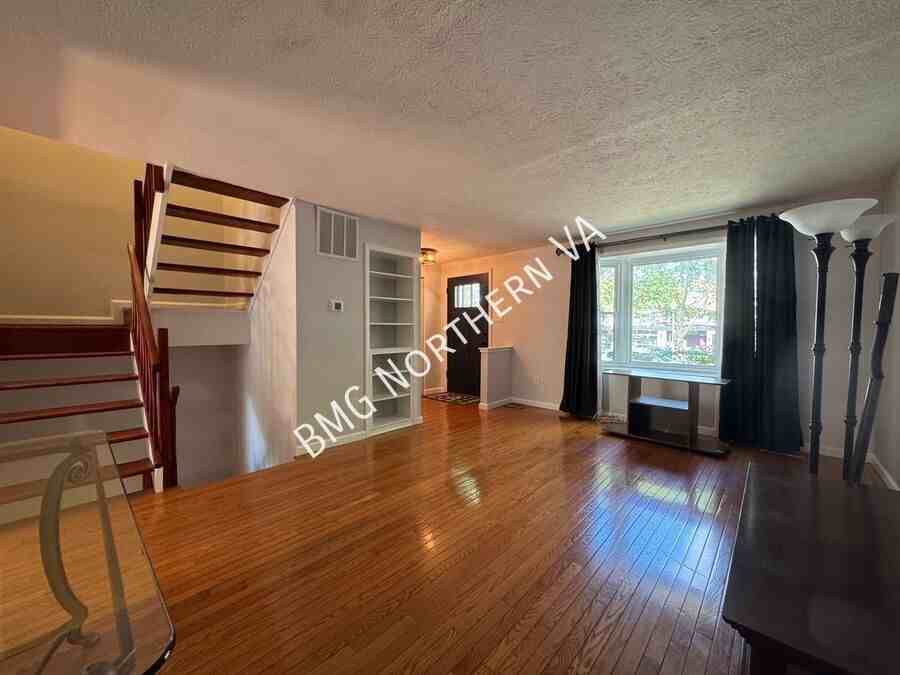 379 W Broad St - Photo 2 of 32