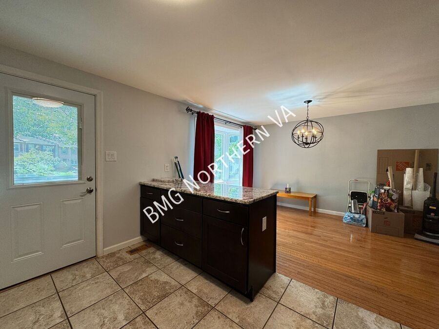 379 W Broad St - Photo 7 of 32