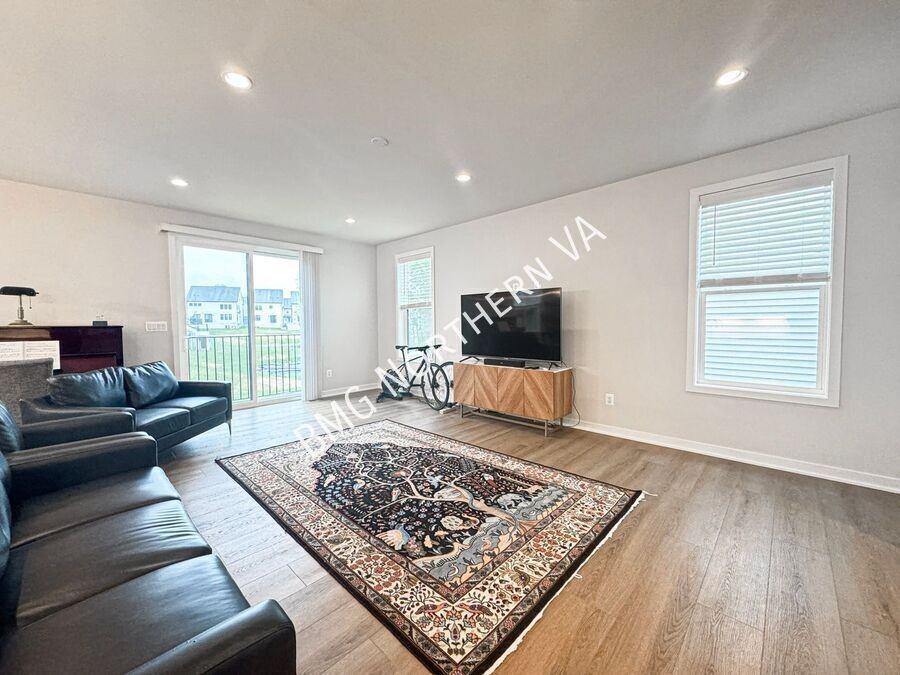 41684 Carefree Ct - Photo 3 of 41