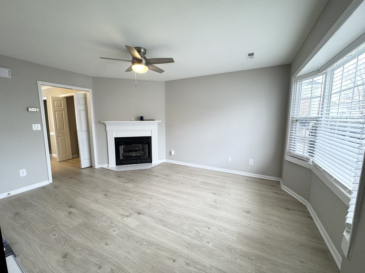3900 AA4 Sterling Pointe Dr #1 - Photo 3 of 24