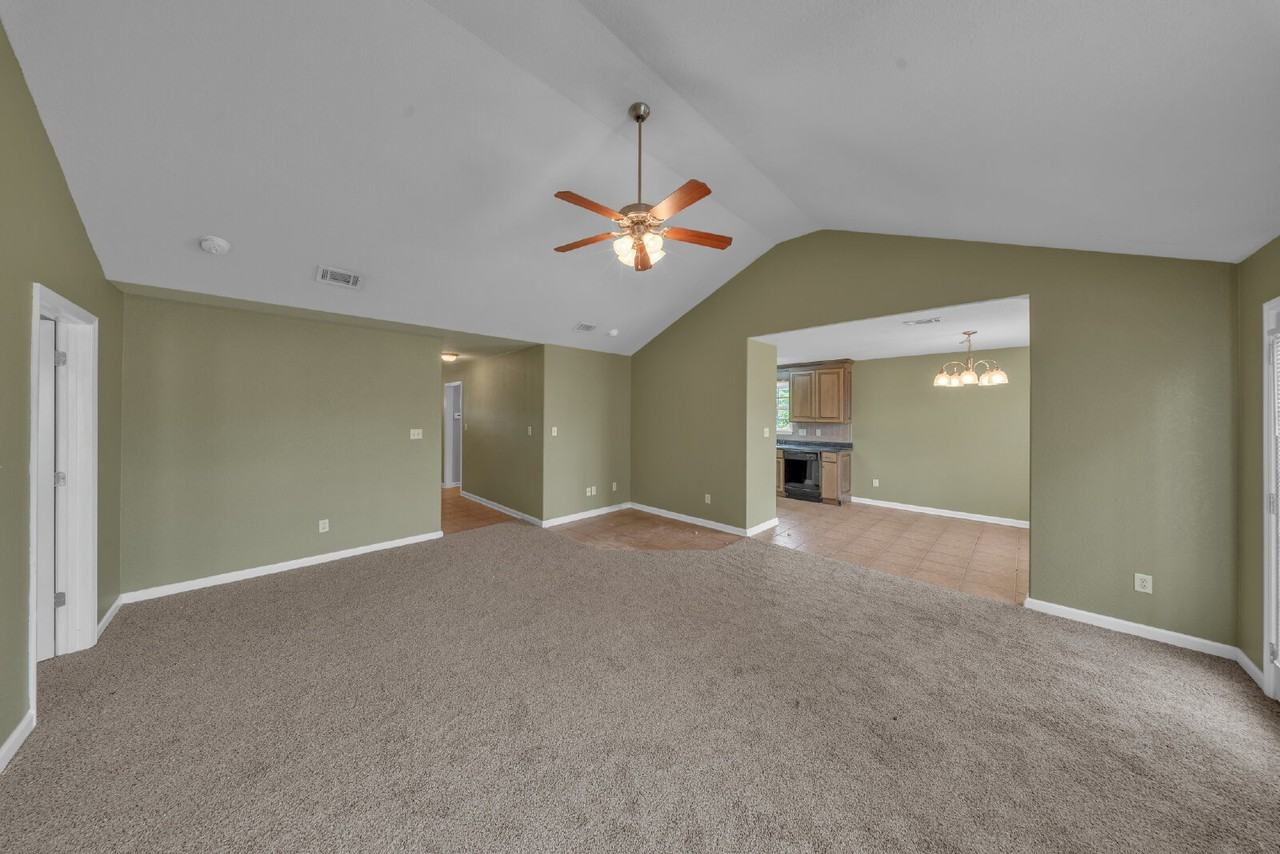 5098 Branch Point Dr - Photo 3 of 16