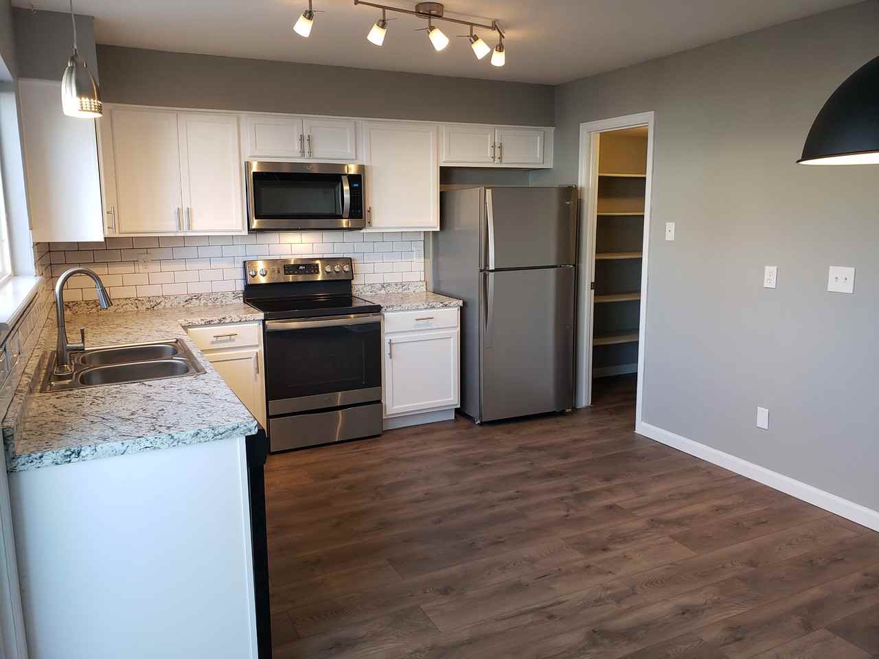 4108 S Mobile Cir #B - Photo 5 of 32