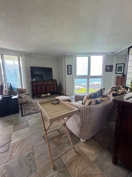2405 Kalanianaole St #406
