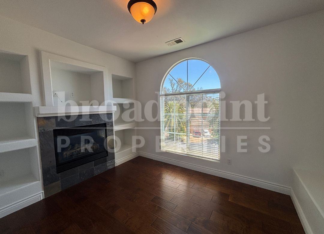 637 Oak Glade Dr #1 - Photo 2 of 24