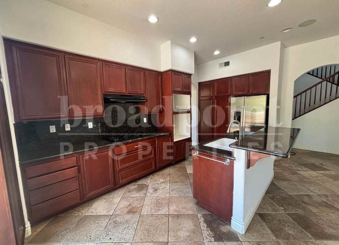 637 Oak Glade Dr #1 - Photo 6 of 24