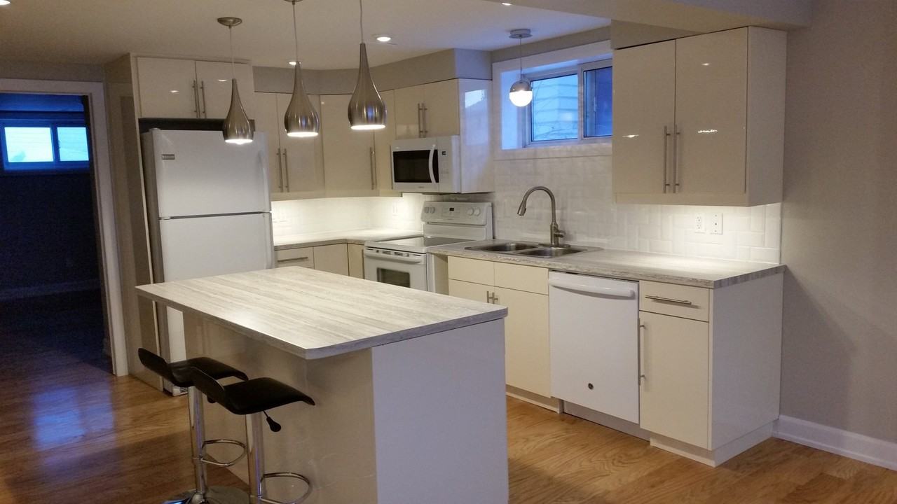 2700 Conn St - Photo 2 of 14