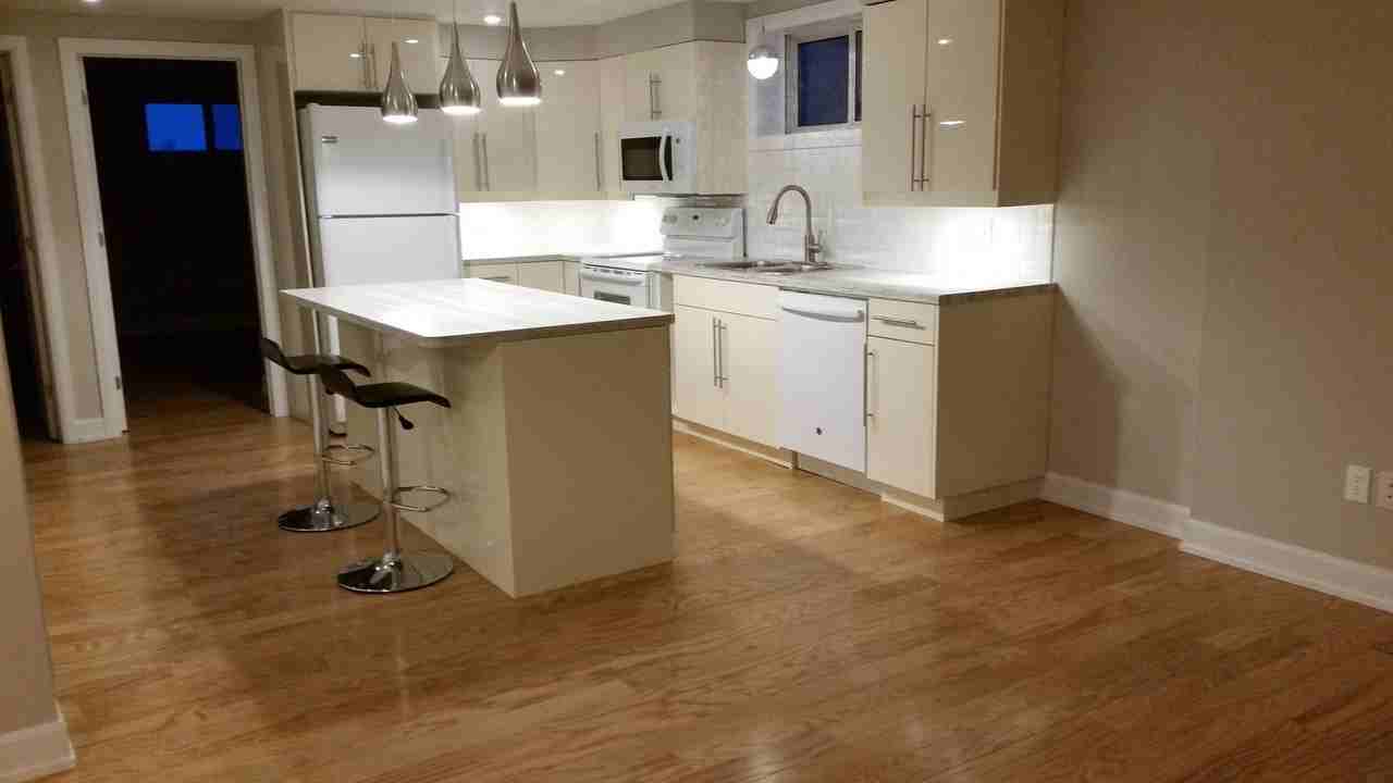 2700 Conn St - Photo 3 of 14