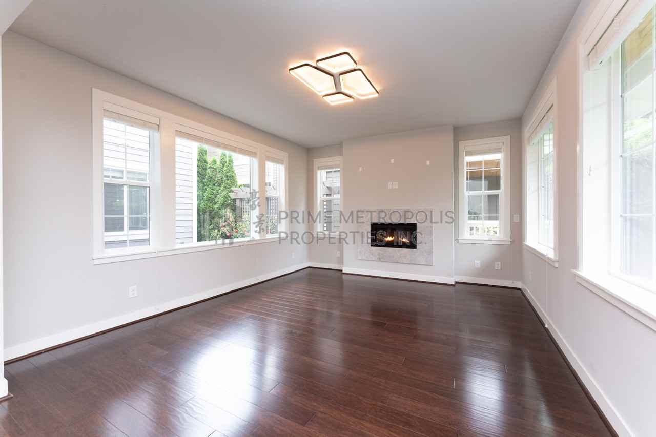 1302 Pine Crest Cir Ne #1 - Photo 4 of 28