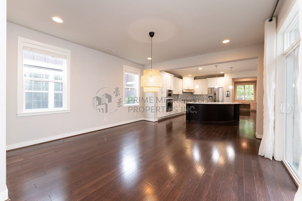 1302 Pine Crest Cir Ne #1 - Photo 7 of 28