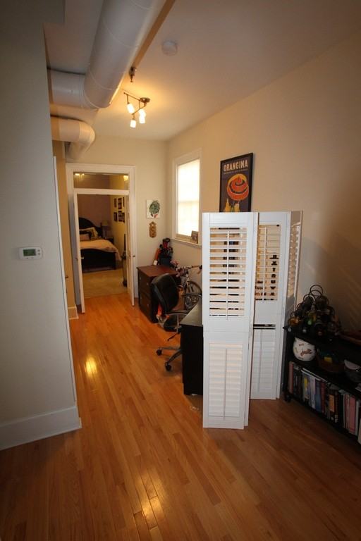 212 W Franklin St #103 - Photo 6 of 12