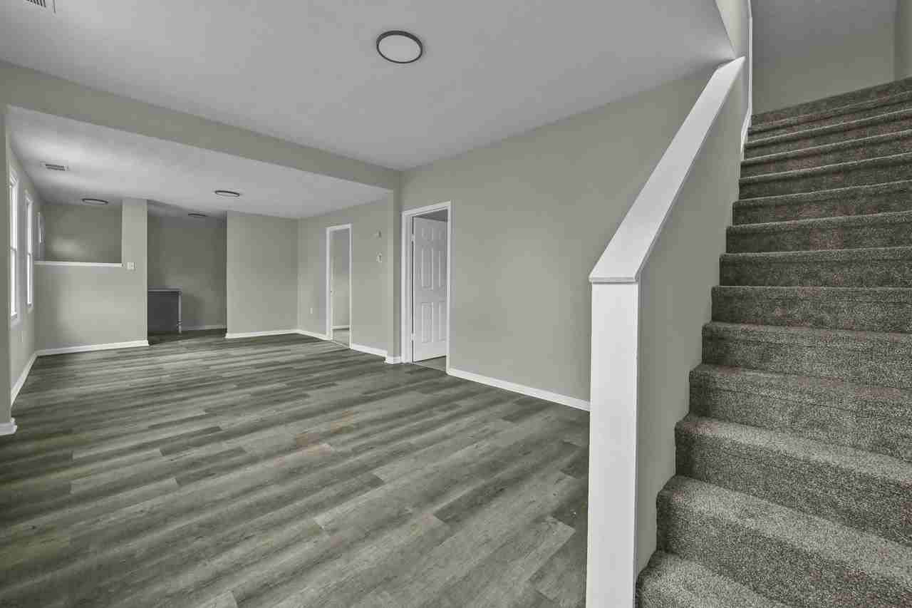 5008 McBride - Photo 3 of 18