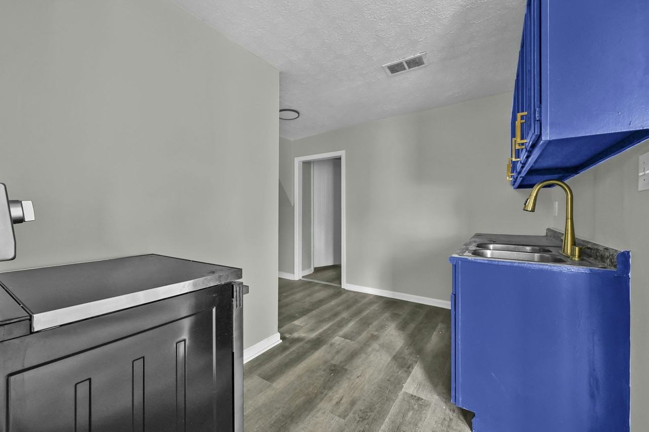5008 McBride - Photo 6 of 18
