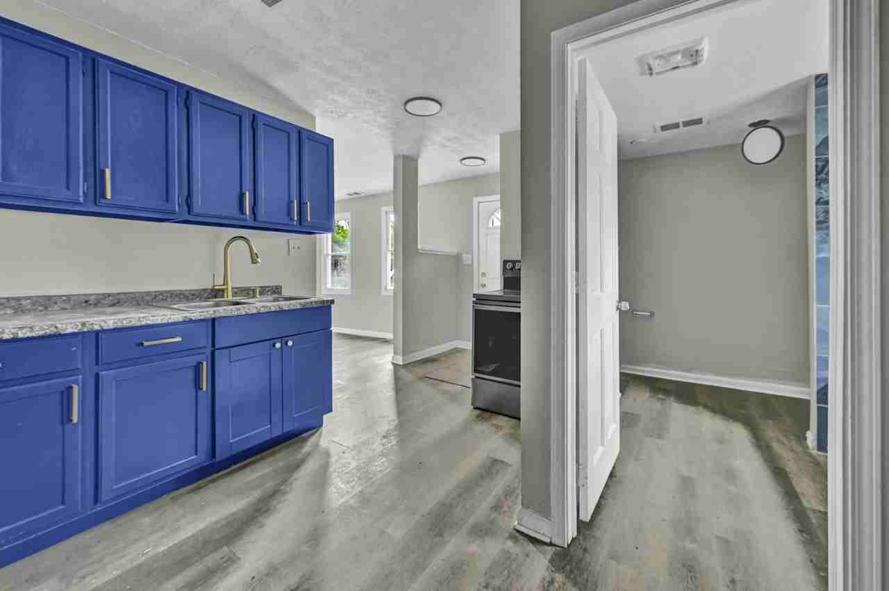 5008 McBride - Photo 7 of 18