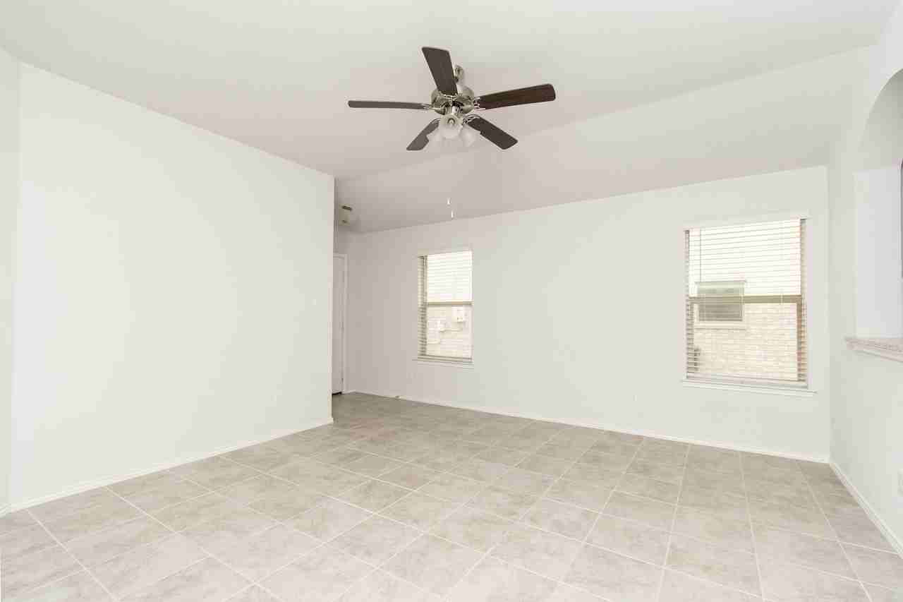 9019 Stonehollow - Photo 5 of 22