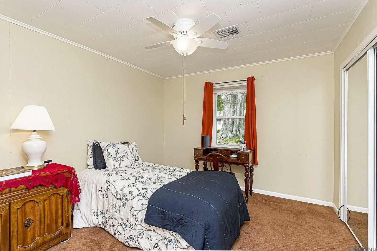 404 Hood St, Unit A - Photo 5 of 9