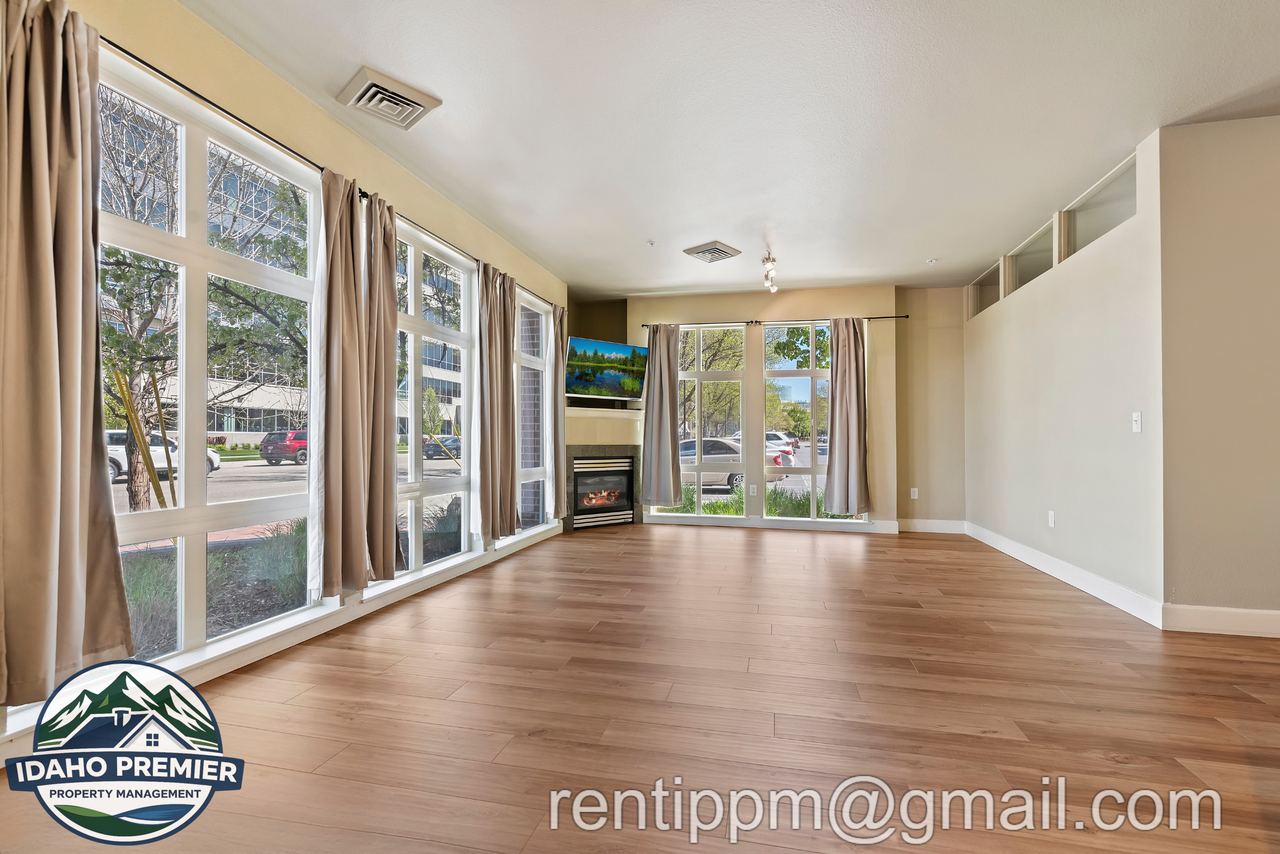 406 S 13th St #1 - Photo 5 of 19