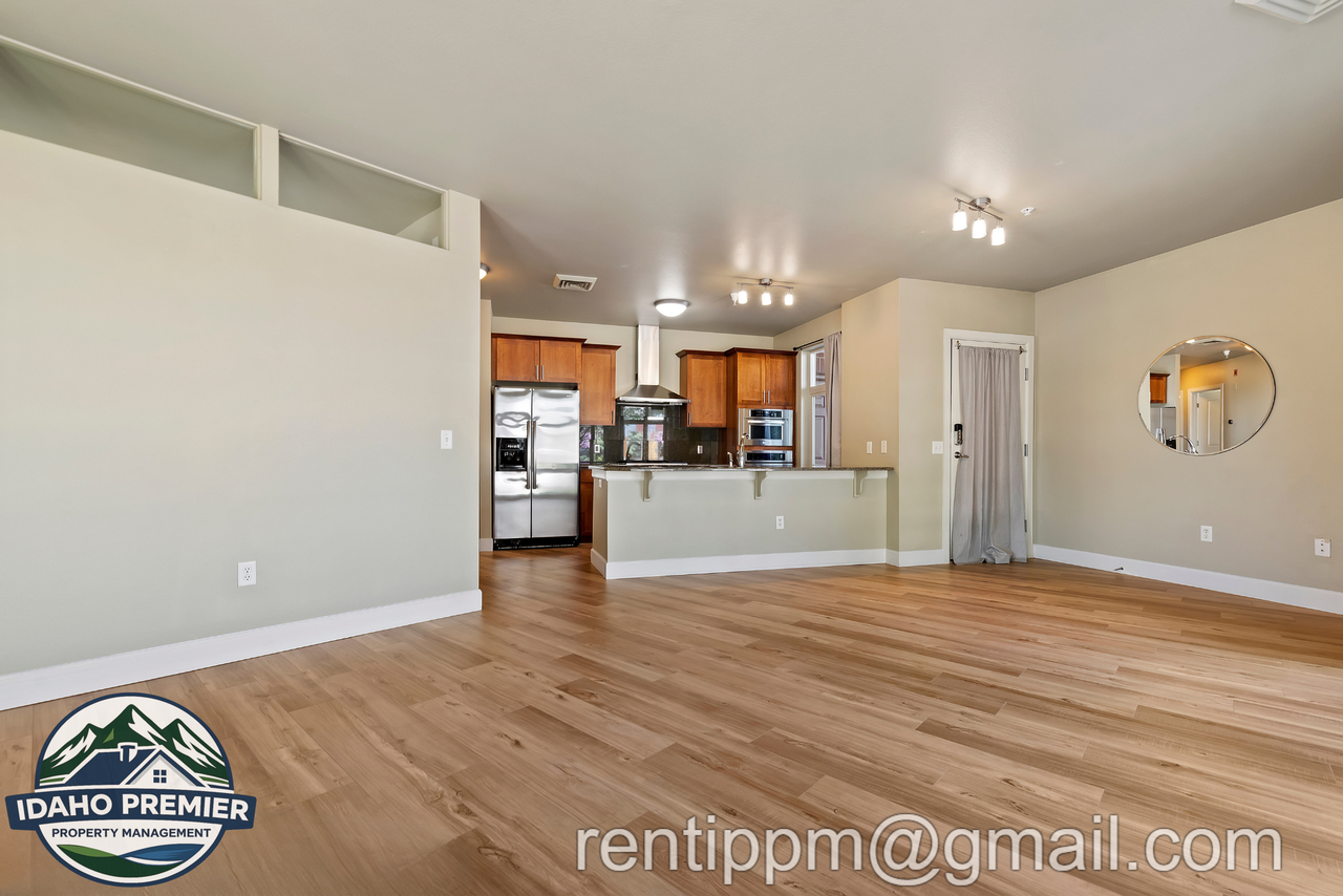 406 S 13th St #1 - Photo 6 of 19