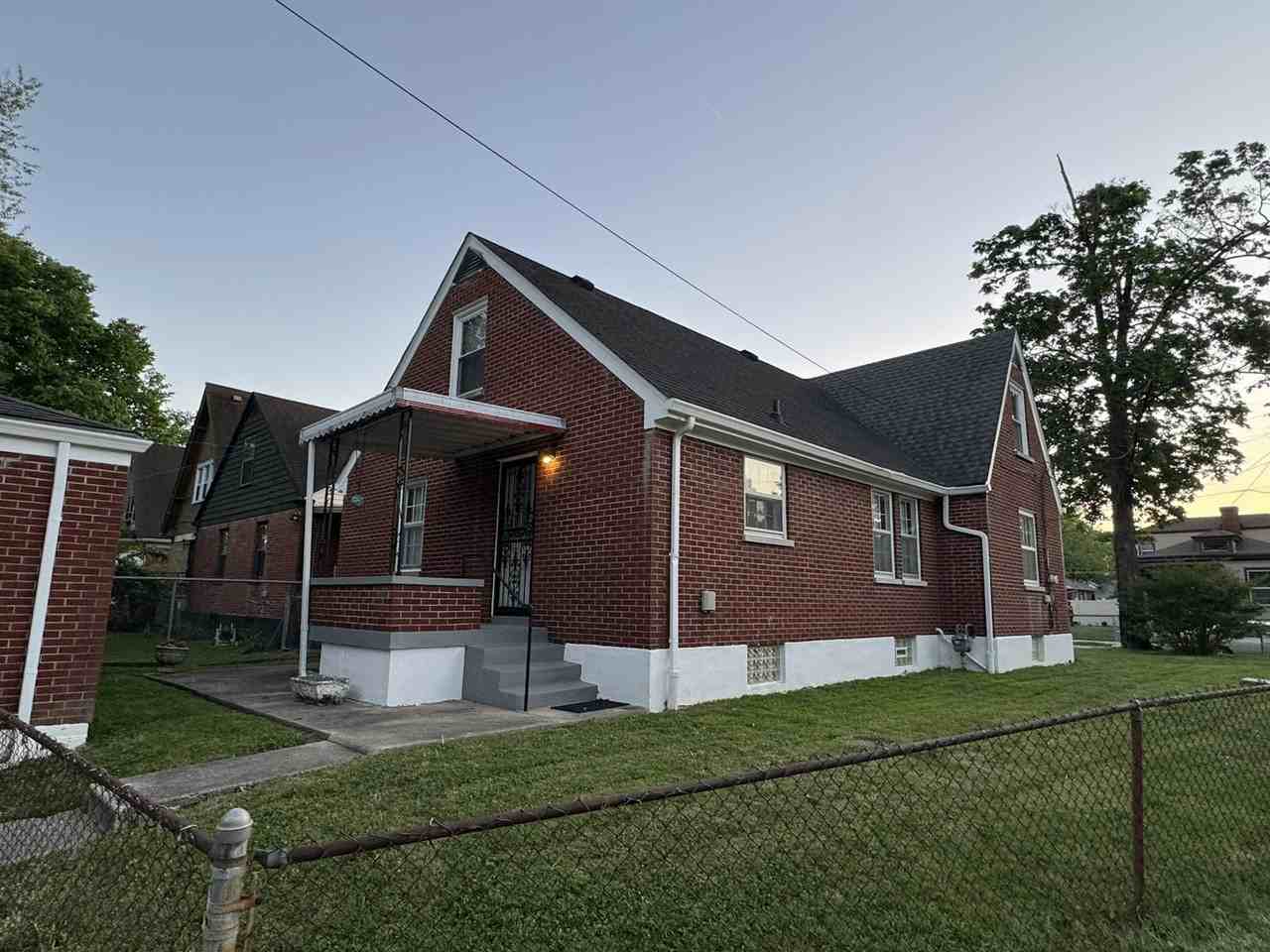 101 S 39th St - Photo 3 of 24