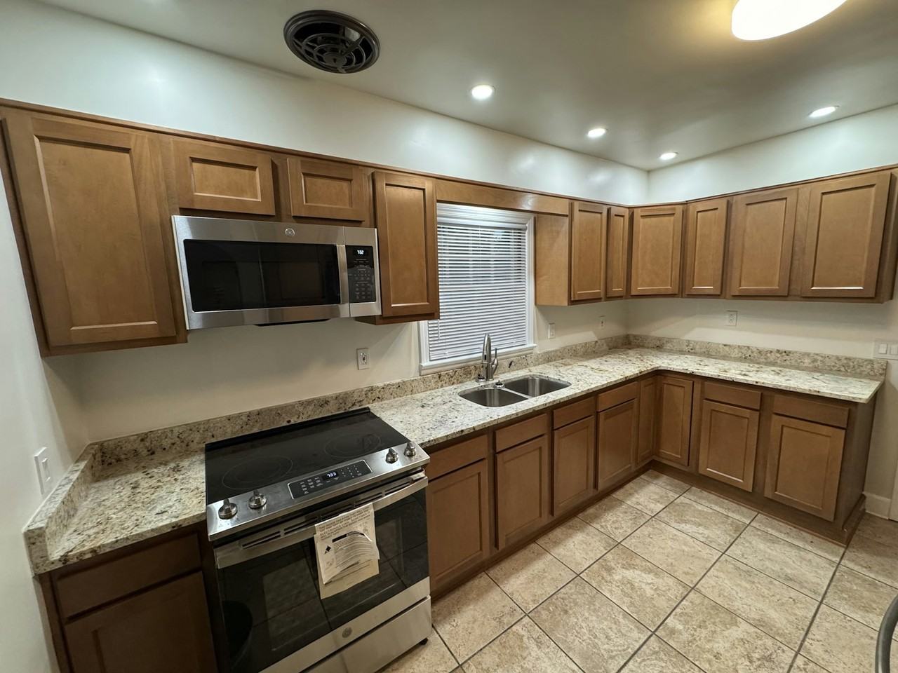 101 S 39th St - Photo 7 of 24