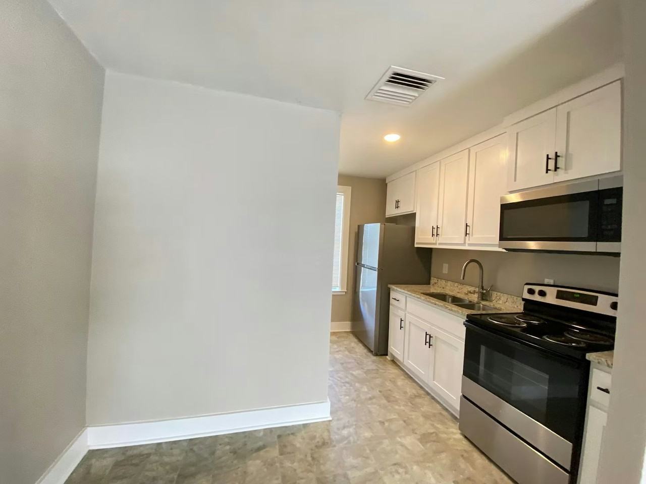 806 Jane Drive - Photo 4 of 16