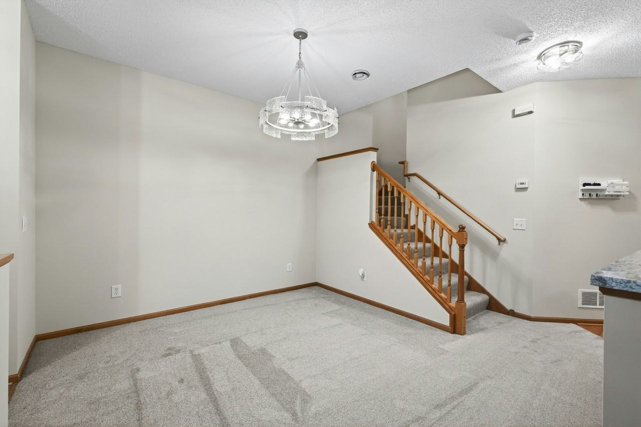 6708 Narcissus Lane North - Photo 5 of 28