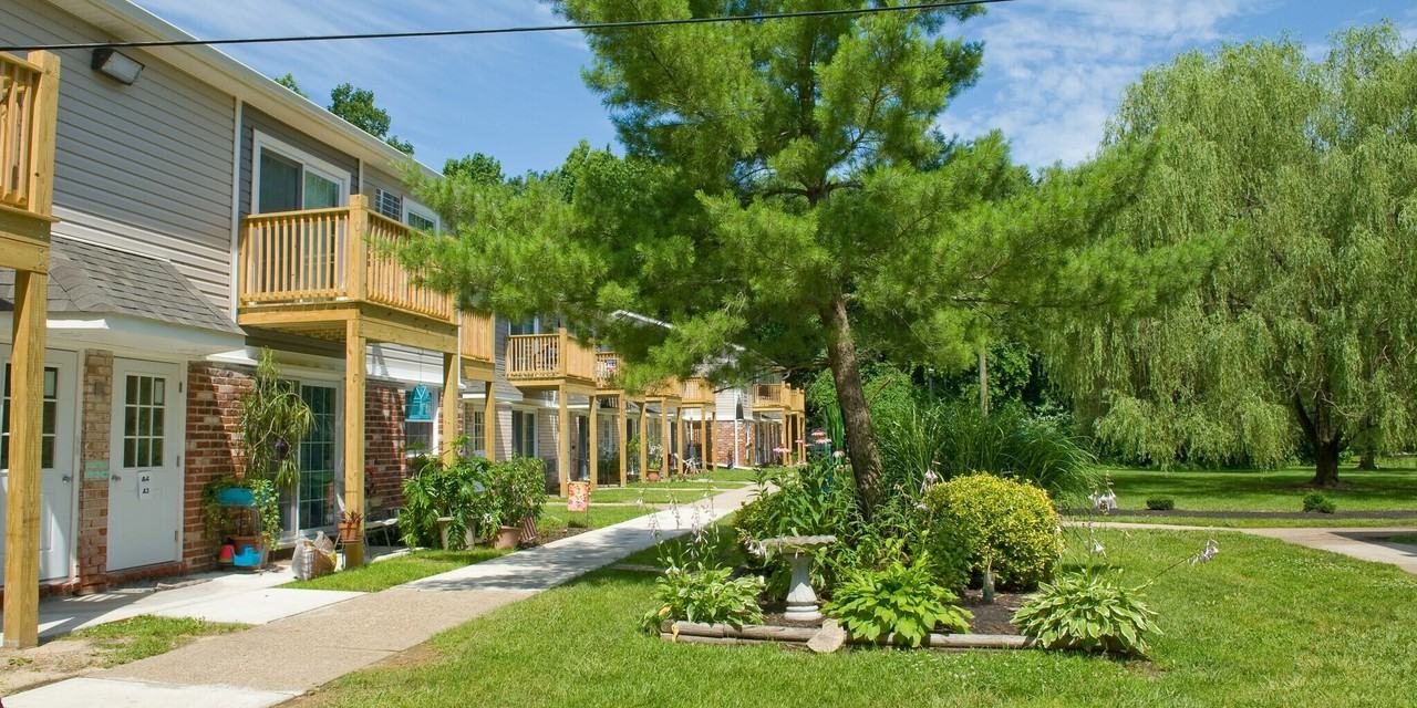 Woodcrest Apartments - Photo 7 of 11