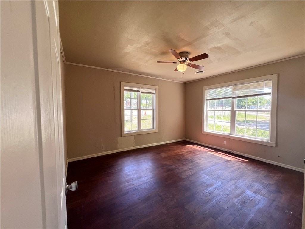 1433 N Garland Ave - Photo 2 of 9