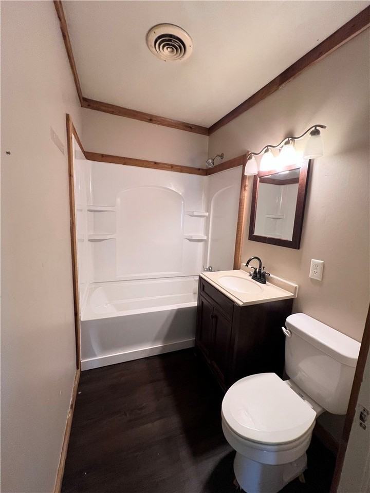 1433 N Garland Ave - Photo 4 of 9