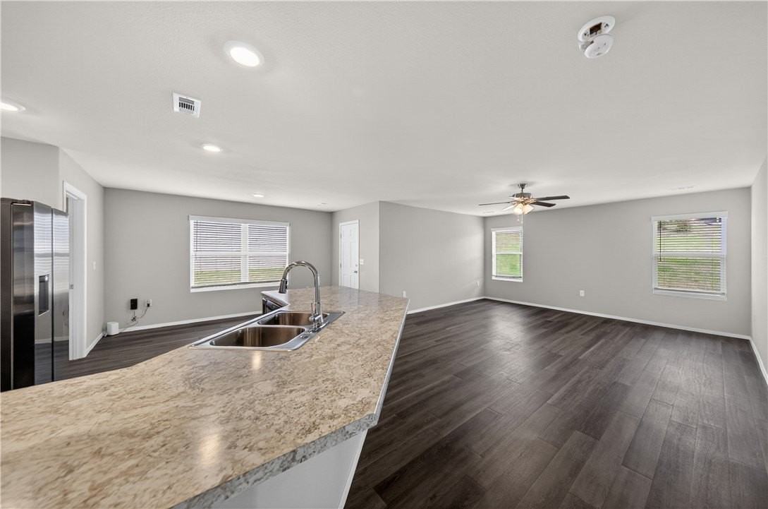 4405 Sw Sackett Ave - Photo 6 of 22