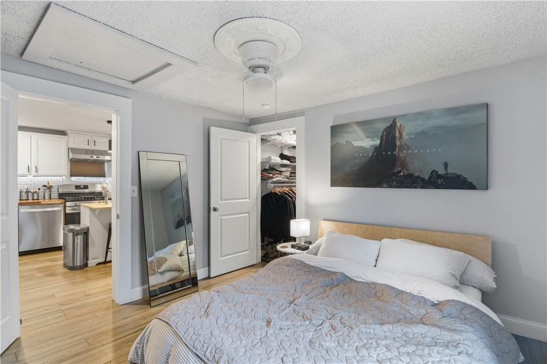 412 Charles Ave - Photo 3 of 16