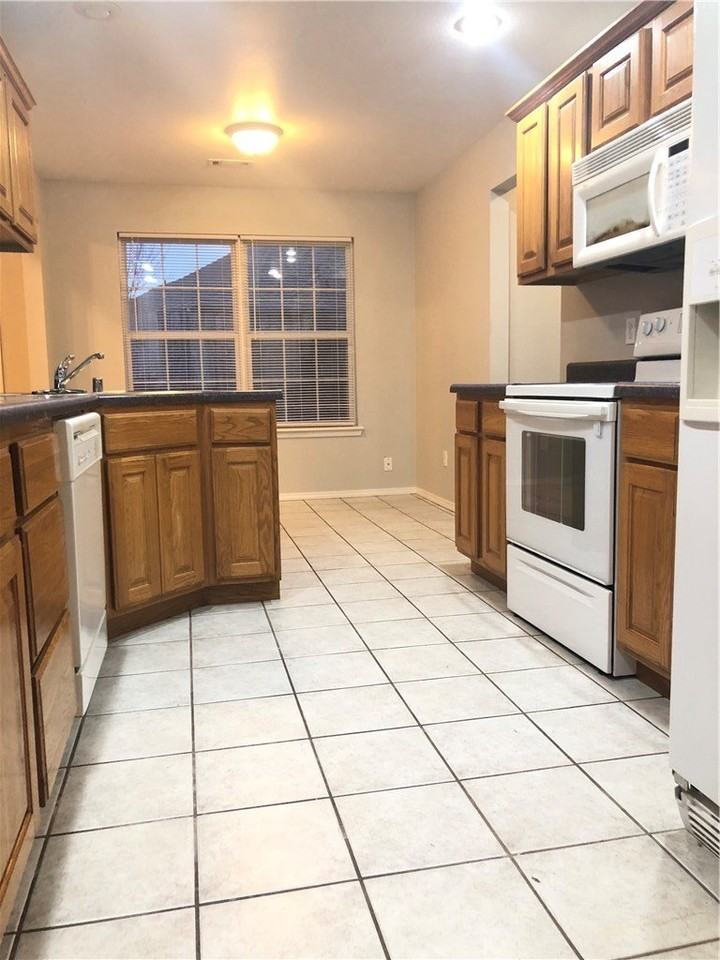 720 Pennington St - Photo 3 of 9
