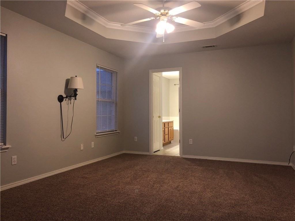 720 Pennington St - Photo 7 of 9