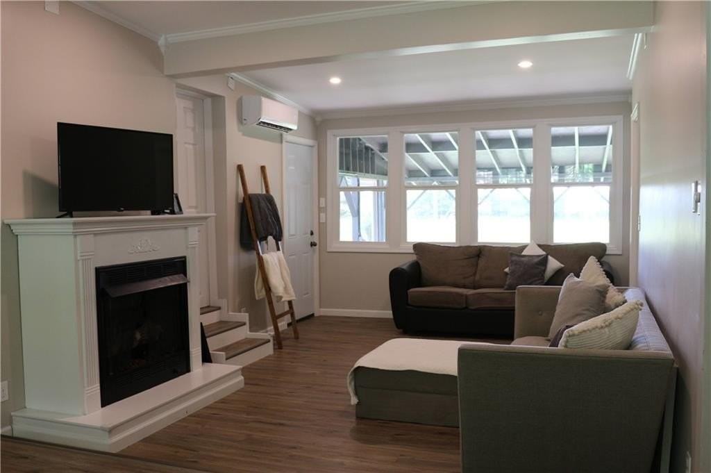 1843 N Janice Ave - Photo 6 of 15