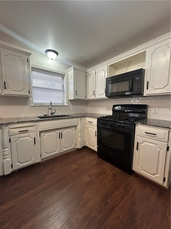 1208 Nw 2nd St - Photo 3 of 27