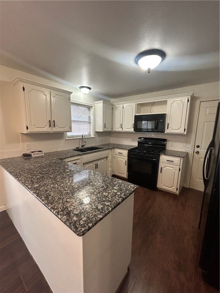 1208 Nw 2nd St - Photo 5 of 27