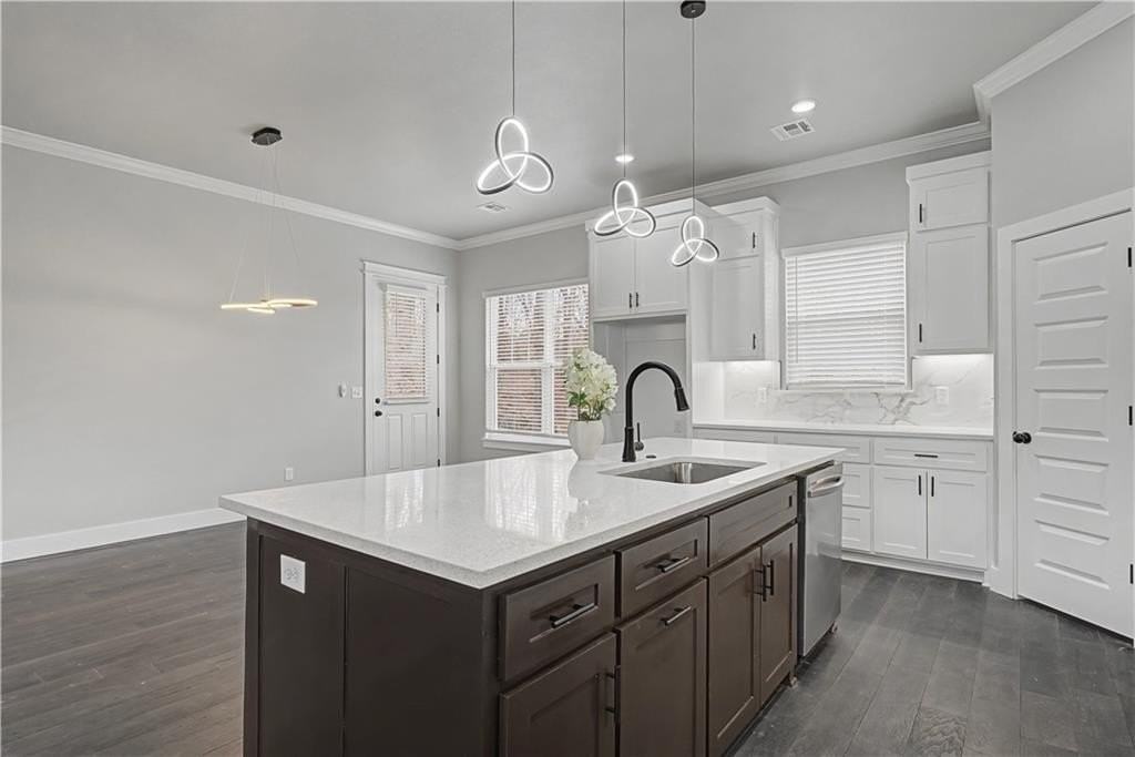 29 Selkirk Dr - Photo 6 of 22
