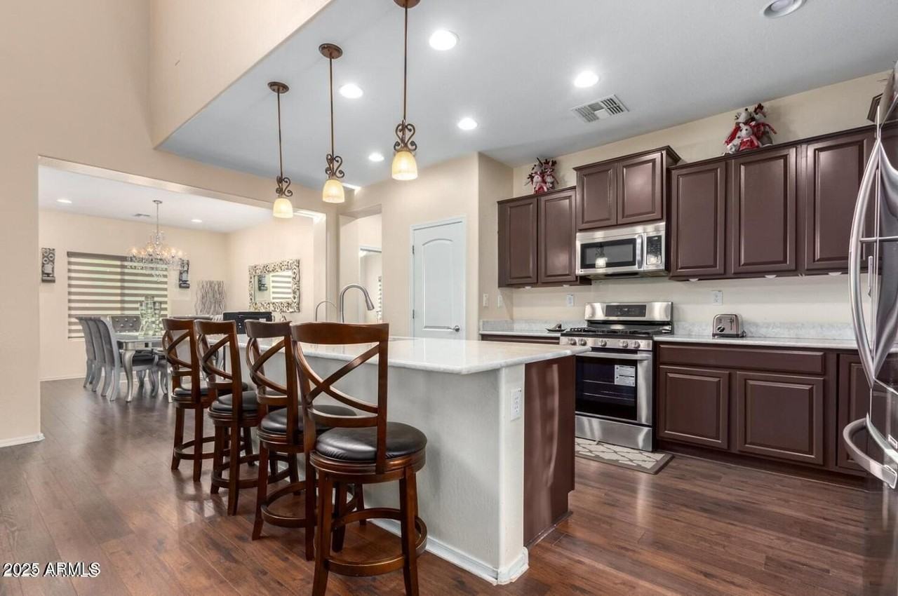 10763 W Cottontail Ln - Photo 5 of 30
