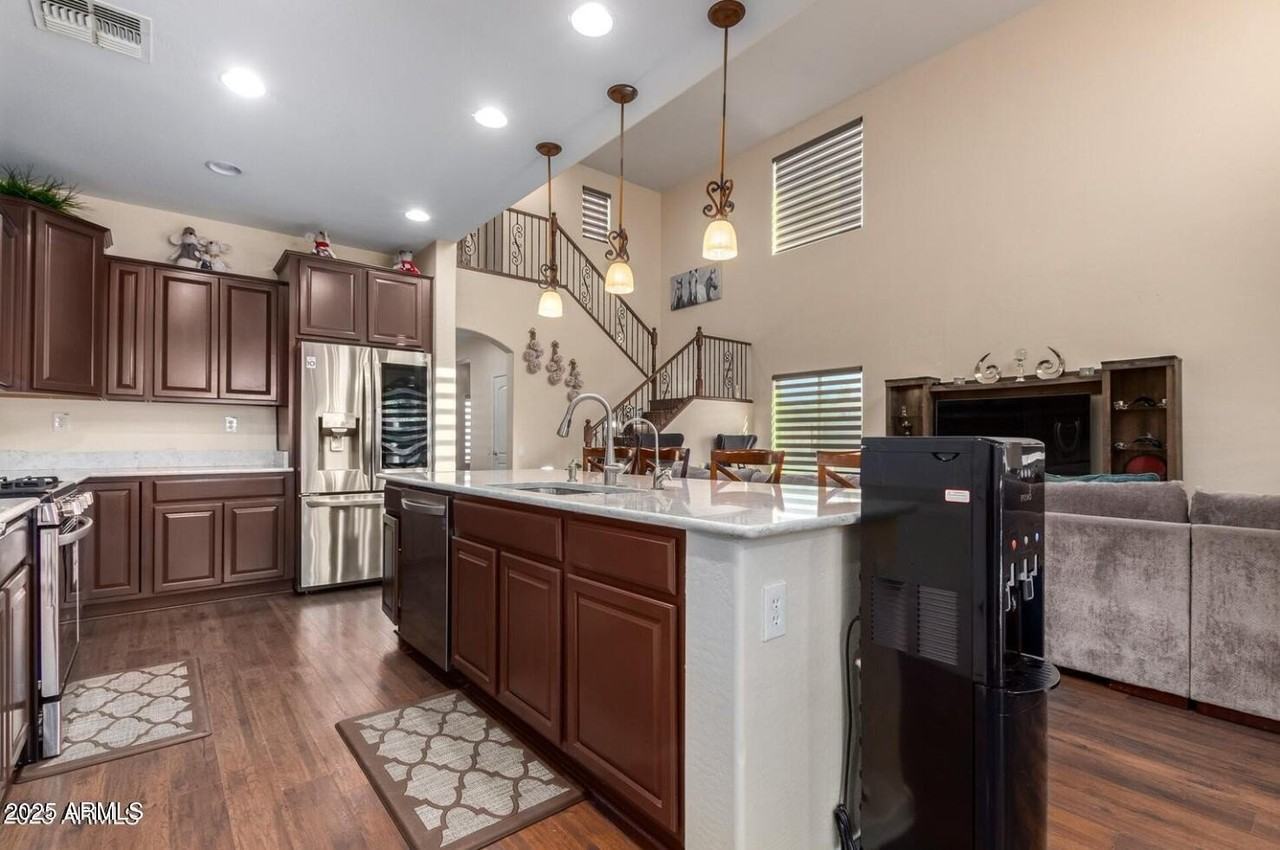 10763 W Cottontail Ln - Photo 6 of 30
