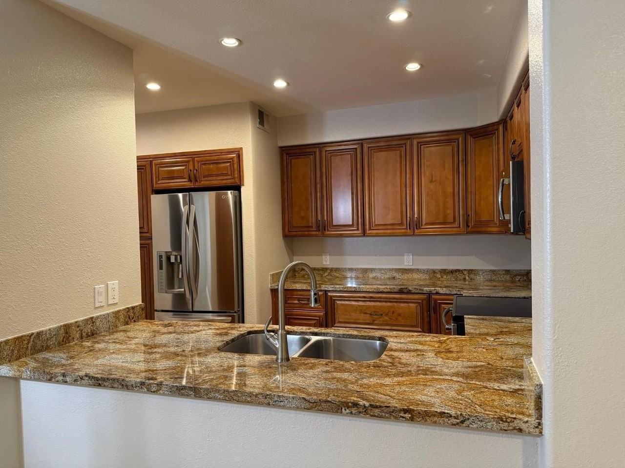 20100 N 78th Pl #1069 - Photo 3 of 33
