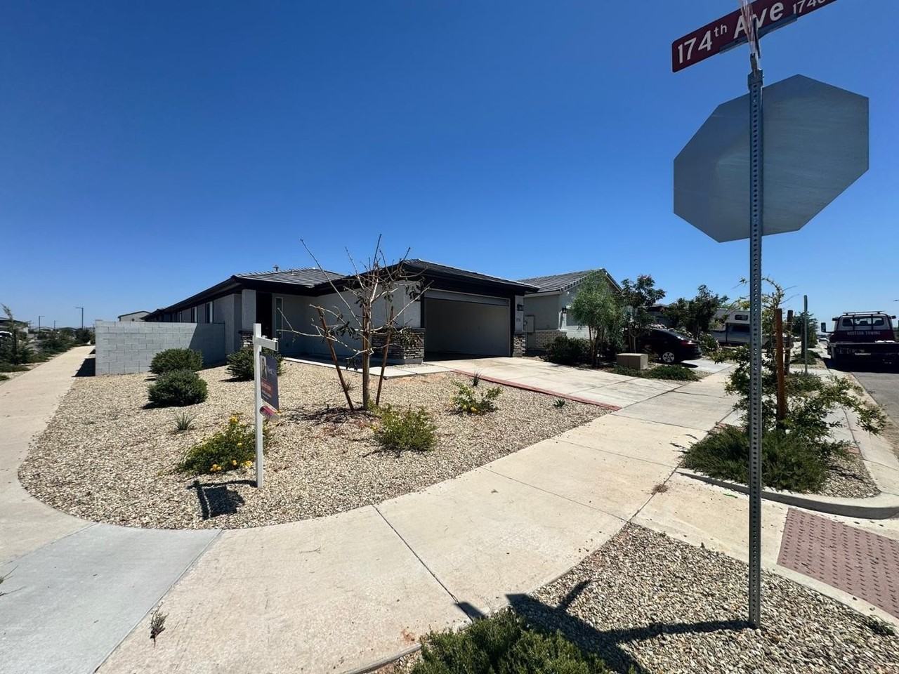 17388 W Country Club Ter - Photo 4 of 27