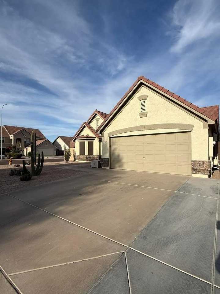 6732 S Vernon Dr - Photo 2 of 15