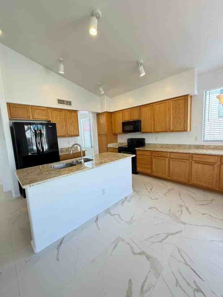 1776 W Canary Way - Photo 7 of 30