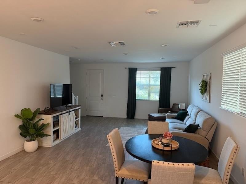 1123 E Newland Dr - Photo 2 of 11